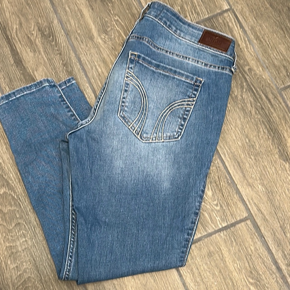 Hollister Light Blue Denim Curvy Low Rise Super Skinny Jeans. Size 29S